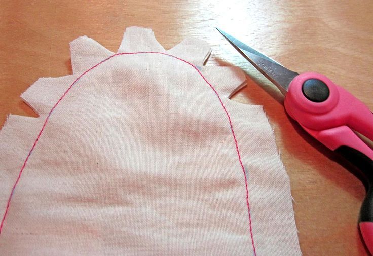 Way to Sew on a Curve - Craft Clutch