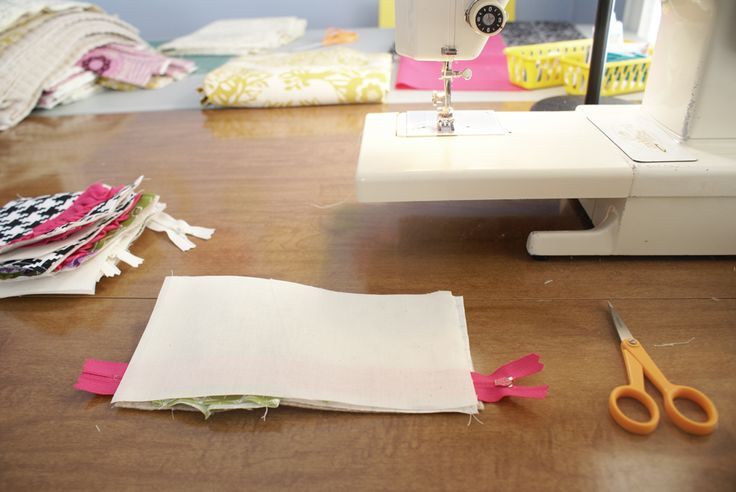 How to sew a zippered pouch. | Idee, Cucito How to sew a zippered pouch. | Idee, Cucito