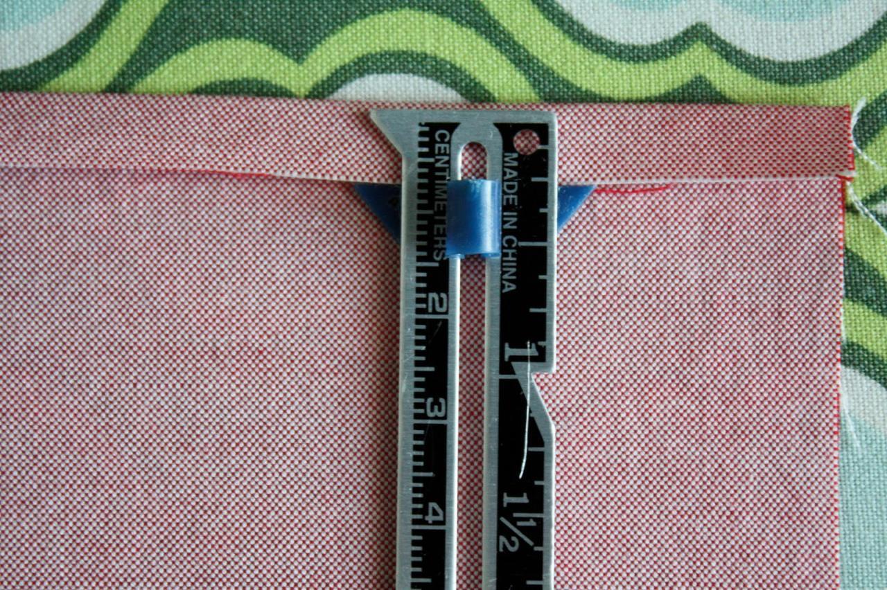 Nicole at Home: Miter-cornered napkins, two ways