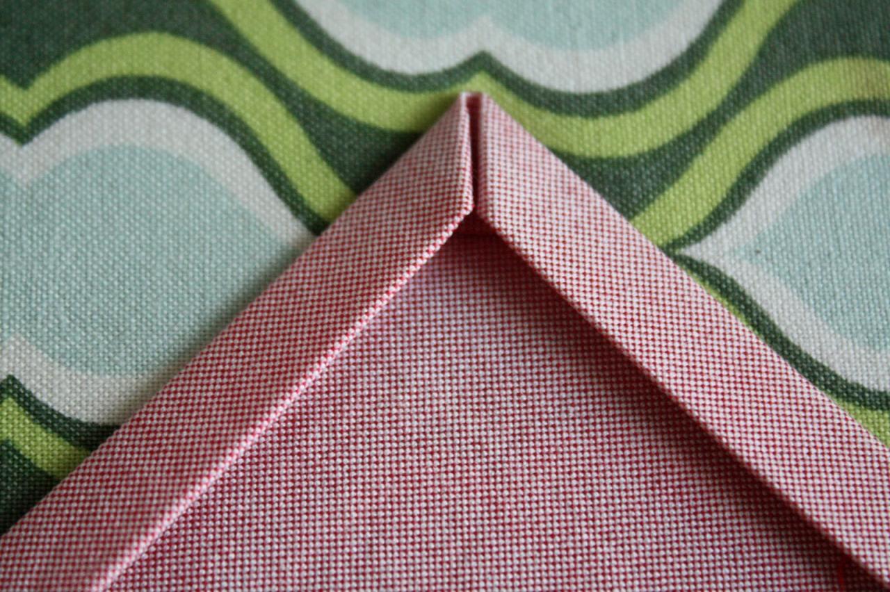 Nicole at Home: Miter-cornered napkins, two ways