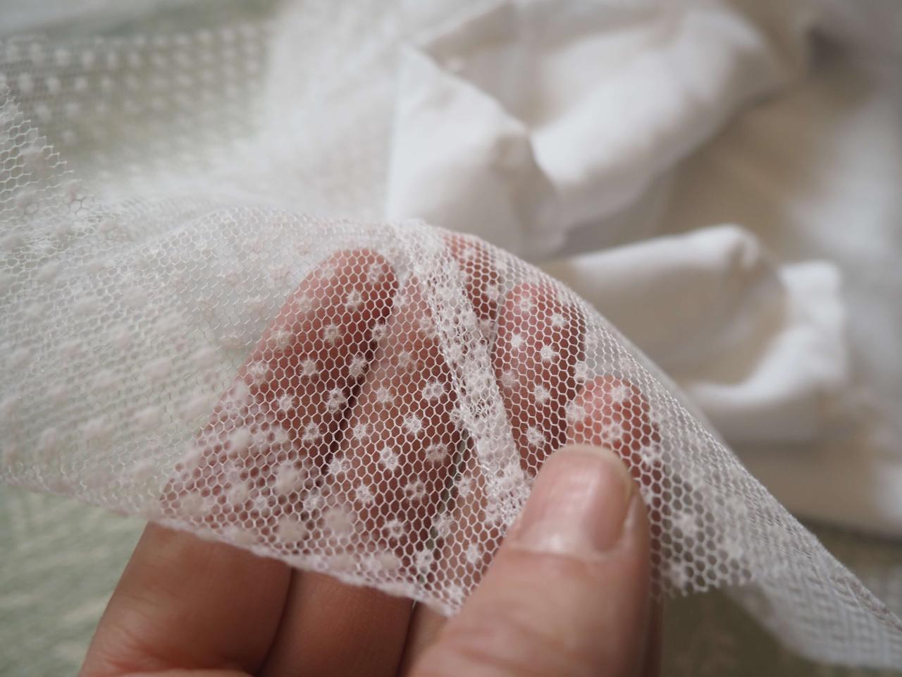 Top tips for sewing with sheer fabrics — Pompom du Monde Top tips for sewing with sheer fabrics — Pompom du Monde