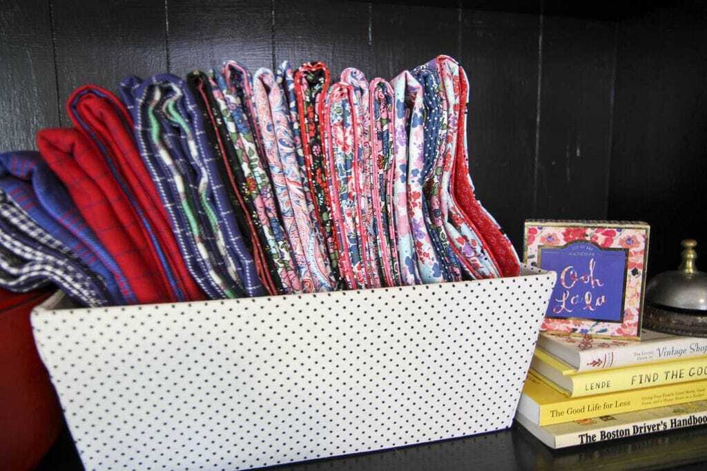 DIY No-Sew Reversible Cloth Napkins - MomAdvice DIY No-Sew Reversible Cloth Napkins - MomAdvice