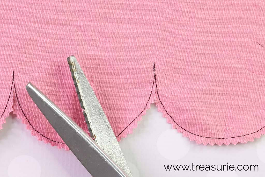 SCALLOPED EDGES - Sewing Tutorial with Template | TREASURIE SCALLOPED EDGES - Sewing Tutorial with Template | TREASURIE